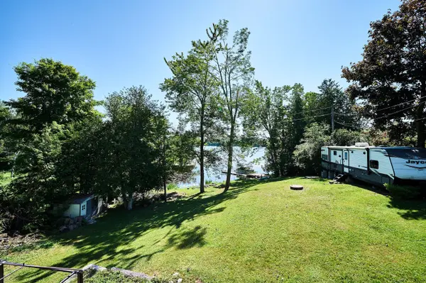 225 Arnott DR, Selwyn, ON K0L 1T0