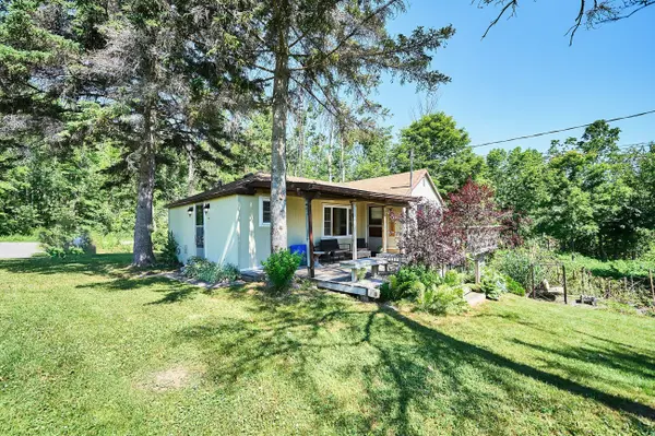 225 Arnott DR, Selwyn, ON K0L 1T0