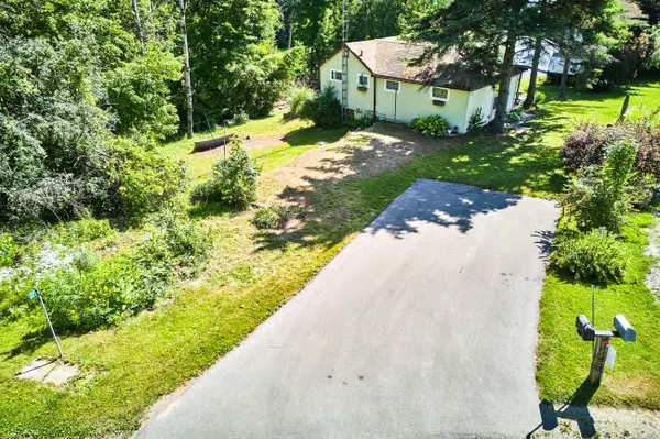 225 Arnott DR, Selwyn, ON K0L 1T0