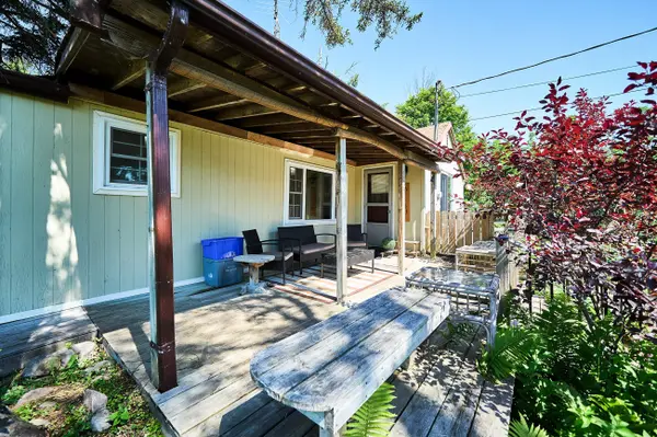 225 Arnott DR, Selwyn, ON K0L 1T0