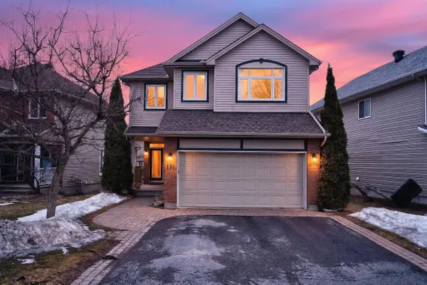 131 Spiritwood DR, Kanata, ON K2M 3A2