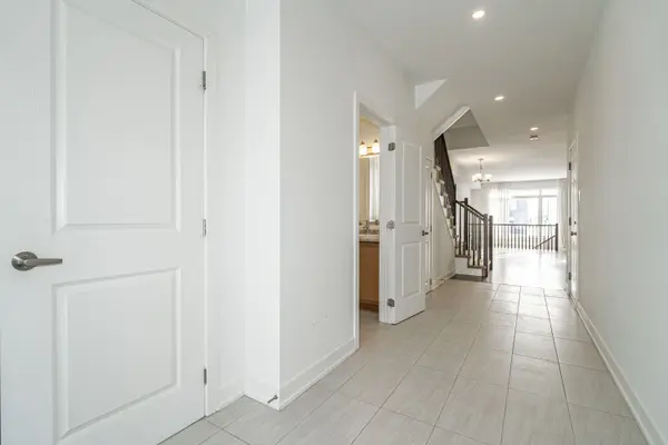 914 Alvarez LN, Leitrim, ON K1T 0W2