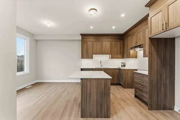 290 Les Emmerson DR, Barrhaven, ON K2J 7L6