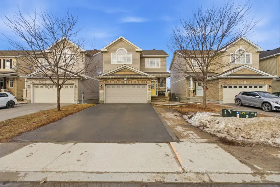 162 Bert Hall ST, Arnprior, ON K7S 0H1