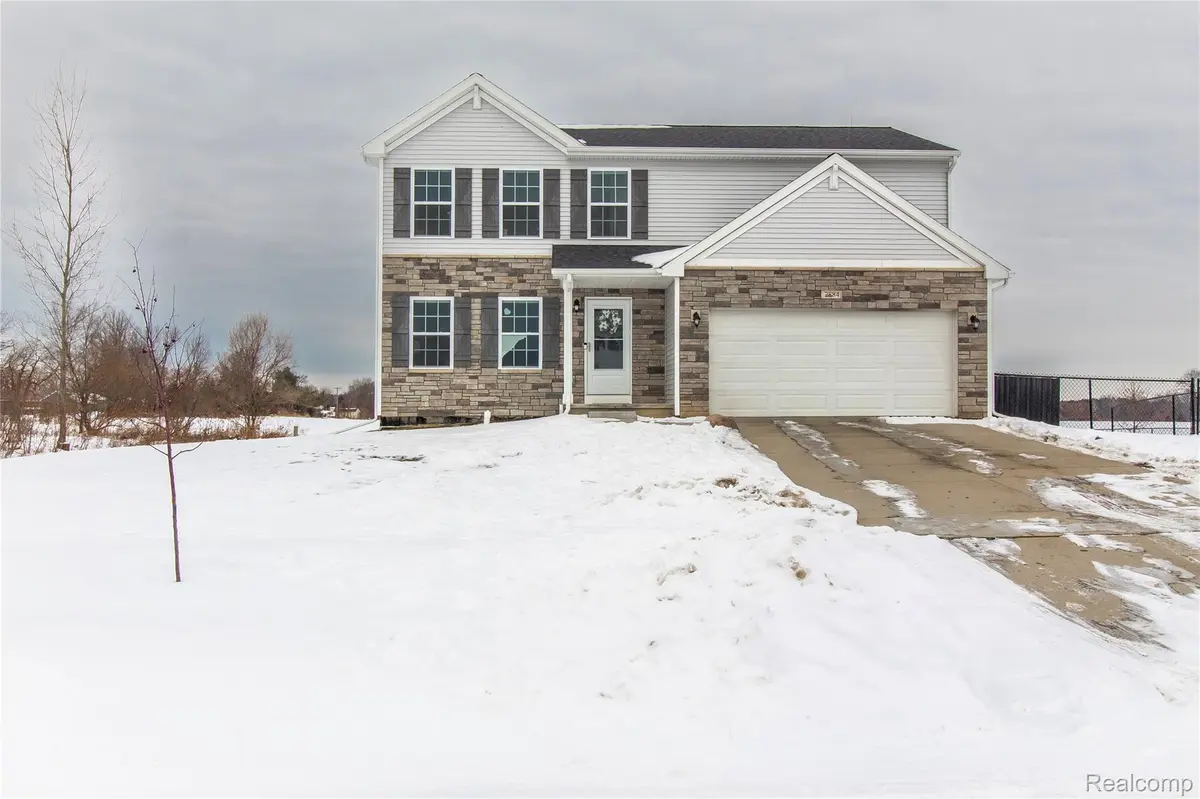 2884 Berkshire ST, Lapeer, MI 48446