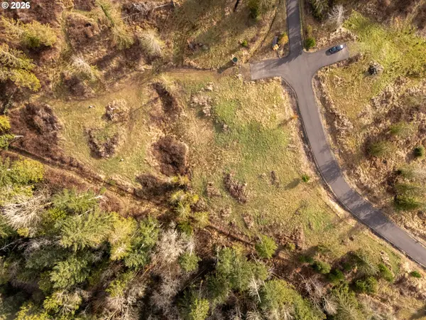 426 Rose Garden LN, Kelso, WA 98626