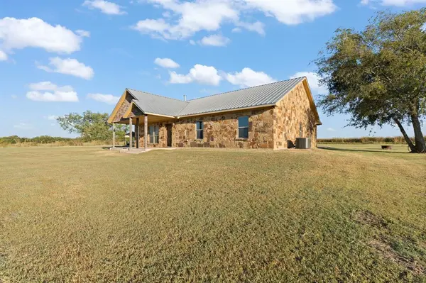 3800 County Road 1011, Godley, TX 76044