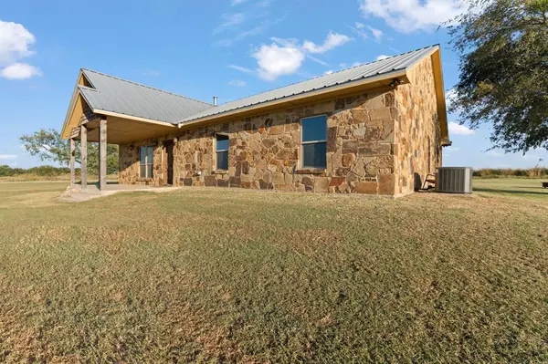 3800 County Road 1011, Godley, TX 76044