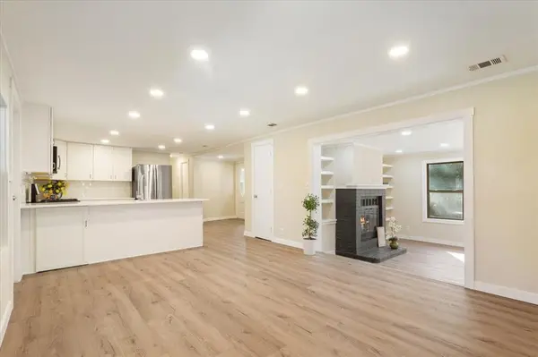 1453 Eagle Canyon Drive, China Spring, TX 76633