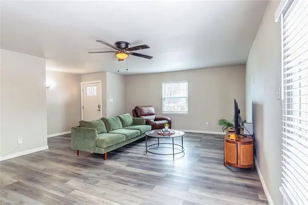 720 Sandstone Drive, Fort Worth, TX 76120