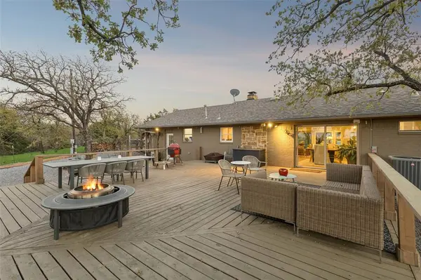 100 Swisher Road, Shady Shores, TX 76208