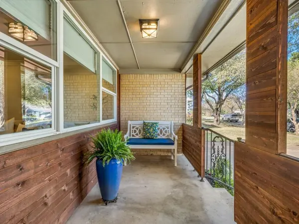 10904 Wyatt Street, Dallas, TX 75218