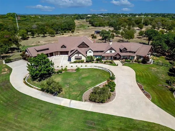 1950 W Sherman Drive, Aubrey, TX 76227