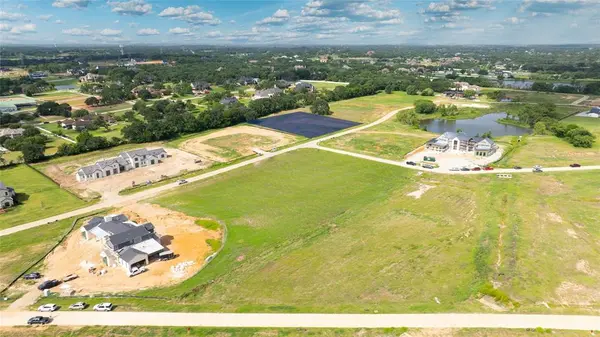 1326 Clydesdale Road, Bartonville, TX 76226