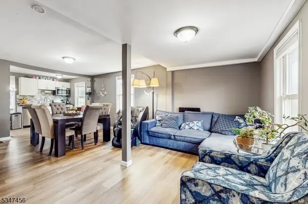 20 S 8Th Ave, Manville Boro, NJ 08835