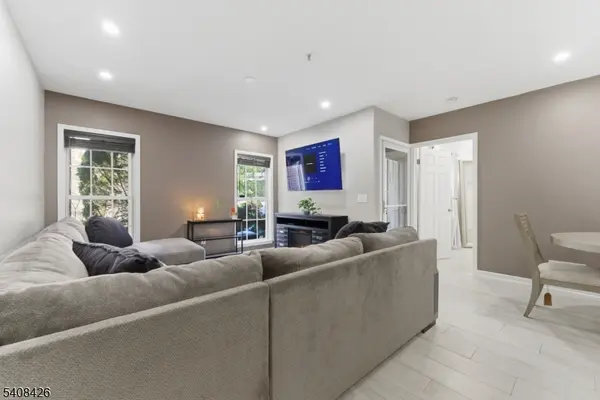 2108 Schindler Ln, Wayne Twp., NJ 07470