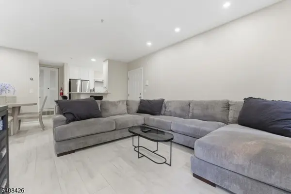 2108 Schindler Ln, Wayne Twp., NJ 07470