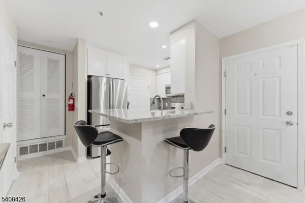 2108 Schindler Ln, Wayne Twp., NJ 07470