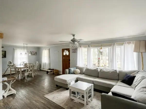 22 Flanders Rd, Mount Olive Twp., NJ 07828