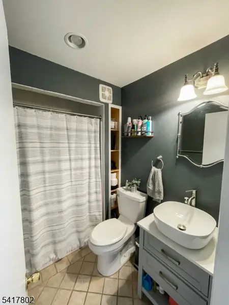 22 Flanders Rd, Mount Olive Twp., NJ 07828