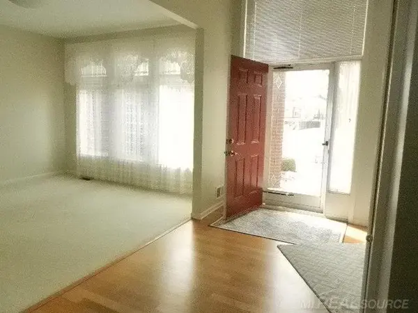 48364 Franklin DR, Macomb Twp, MI 48044