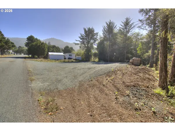 Grange RD, Gold Beach, OR 97444