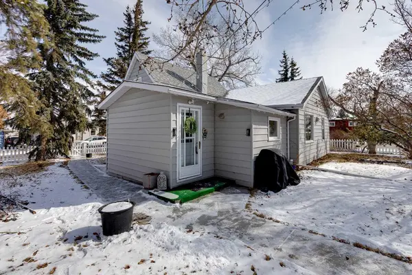 235 3 ST, Irricana, AB T0M 1B0