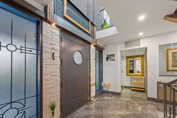 38 Purdon DR, Toronto C06, ON M3H 4X1