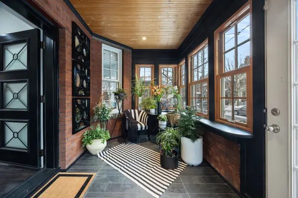 20 Fairview BLVD, Toronto E01, ON M4K 1L9