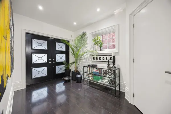 20 Fairview BLVD, Toronto E01, ON M4K 1L9