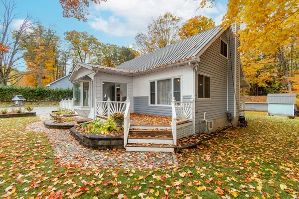 748 Overhead bridge RD, Tiny, ON L9M 0V6