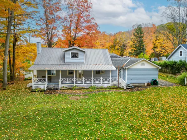 748 Overhead bridge RD, Tiny, ON L9M 0V6