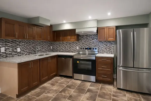 926 Flagship DR #Lower 1, Mississauga, ON L4Y 2J4