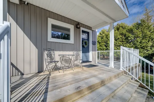 1 Tenth ST, Grimsby, ON L3M 2V2