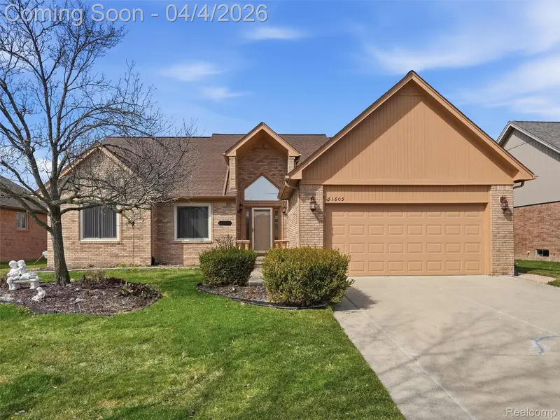 51605 Shadywood DR, Macomb Township, MI 48042