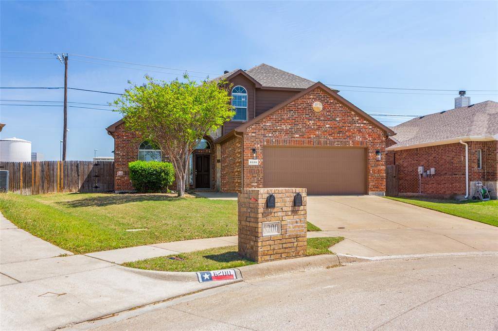 8320 Deer Bluff Lane, Fort Worth, TX 76179