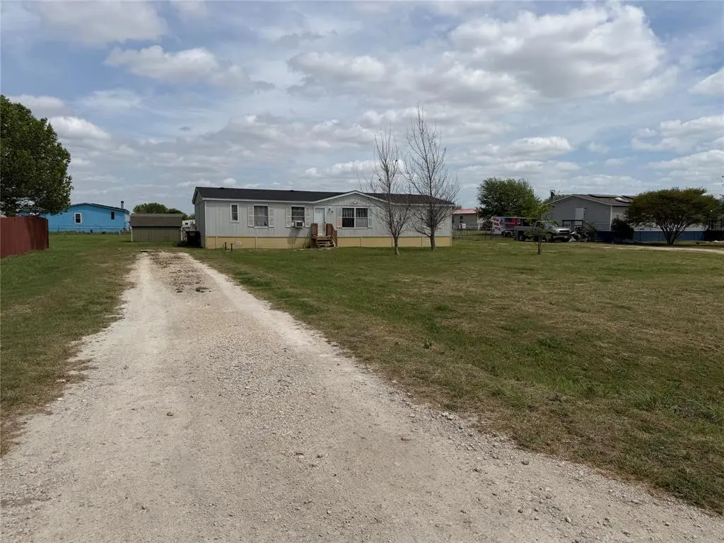 154 Hillside Drive, Troy, TX 76579