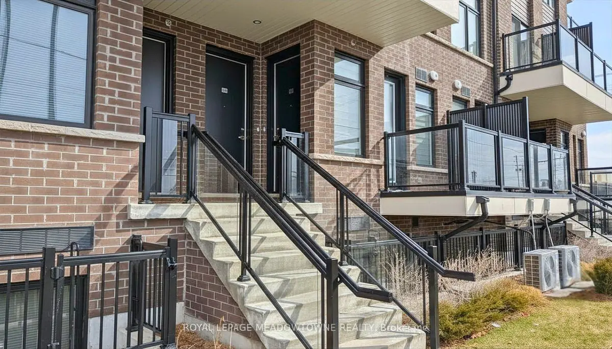 755 Omega DR #319, Pickering, ON L1V 0H1