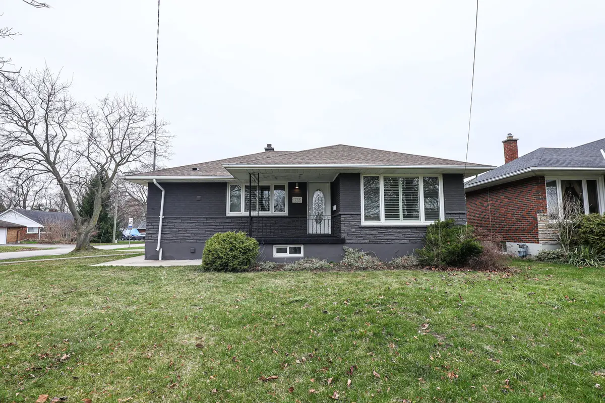325 Grantham AVE, St. Catharines, ON L2M 5A8