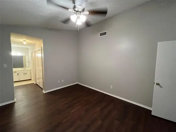 1337 Woodhill Drive, Lewisville, TX 75067