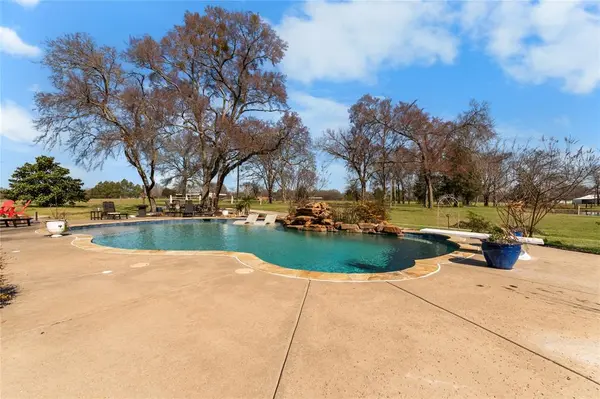 12245 FM 859, Wills Point, TX 76169