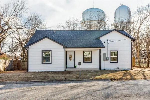 804 Lively Street, Bowie, TX 76230