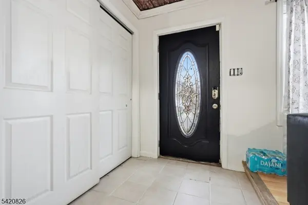 923 Kilsyth Rd, Elizabeth City, NJ 07208