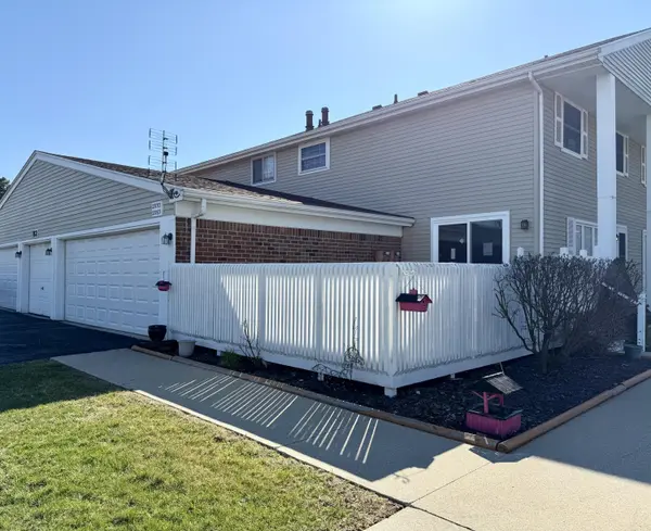 27153 Winchester ST, Brownstown Twp, MI 48183