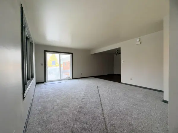 27153 Winchester ST, Brownstown Twp, MI 48183