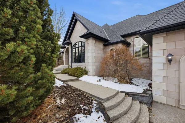 405 Pinnacle Ridge PL SW, Rural Rocky View County, AB T3Z 3N8