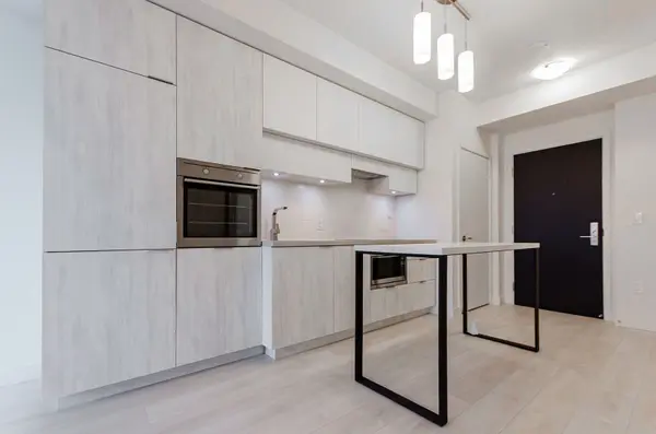 8 Eglinton AVE E #2608, Toronto C10, ON M4P 0C1