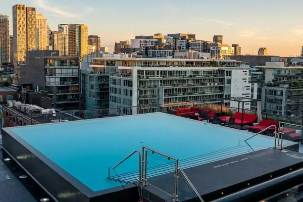 560 King ST W #1010, Toronto C01, ON M5V 1M3