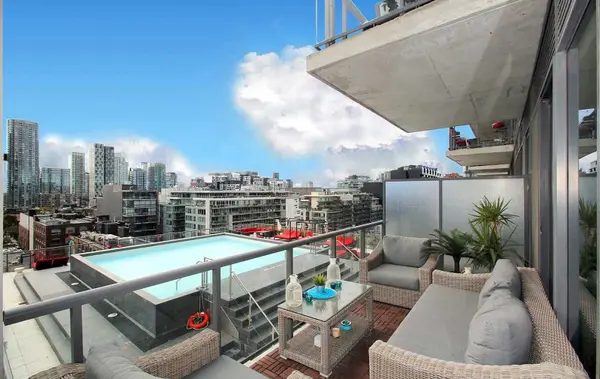 560 King ST W #1010, Toronto C01, ON M5V 1M3