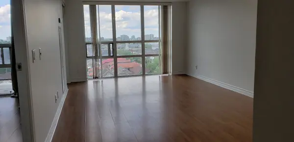 18 Mondeo DR #835, Toronto E04, ON M1P 5C8